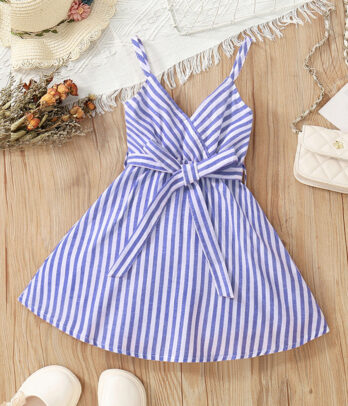 Robe estivale à rayures bleu-blanc