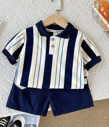 Ensemble short bleu marine et polo à rayures pour garçons