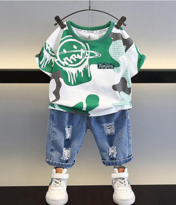 Ensemble de bas en jean avec T-shirt tricolore pour garçons
