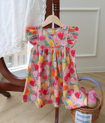 Robe florale colorée à manches volantées