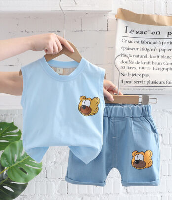 Ensemble de haut " Funny cute bear " et short en jean clair