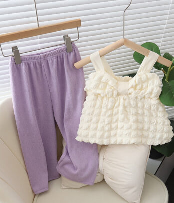 Ensemble de haut blanc "Soft pillow" avec pantalon mauve