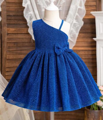 Robe de princesse bleu roi à haut asymétrique