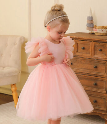 Robe de princesse rose à jupon volumineux