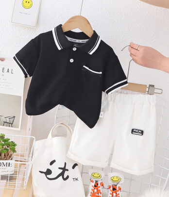 Ensemble noir et blanc de T-shirt estival style polo