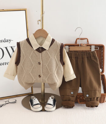 Ensemble garçon gilet en maille et pantalon avec chemise basique