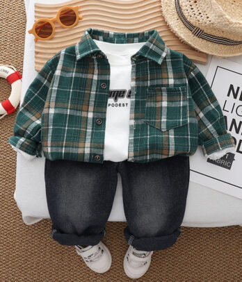 Ensemble garçon chemise à carreaux et jean noir – Look casual et stylé tout-terrain