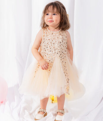 Robe de princesse – Pailletée couleur champagne avec papillon fantaisie