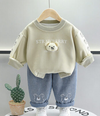 Un look attendrissant et tendance pour les tout-petits, idéal pour les journées cocooning comme pour les sorties.