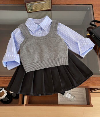Ensemble classique avec gilet en laine pour fillette