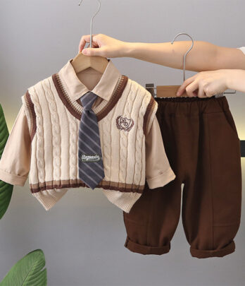 Ensemble style uniforme de couleur beige