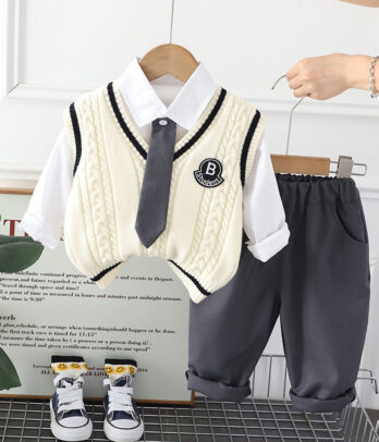 Ensemble style uniforme de couleur grise