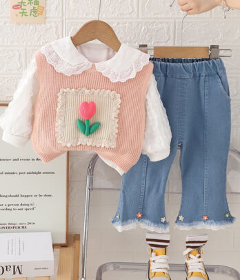 Un look doux et raffiné pour les petites filles rêveuses, parfait pour la saison printanière.