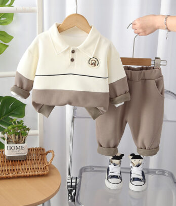 Parfait pour les journées de mi-saison où style et confort vont de pair !