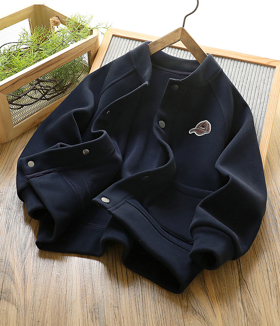 Generative Fill 21 Veste bomber bleu nuit à boutons – Tendance et chaleur pour les petits explorateurs – Image 1