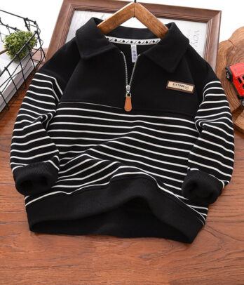 Sweat noir à zip et rayures blanches – Tendance graphique pour enfants stylés