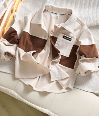 Chemise bicolore beige et marron avec poche en velours