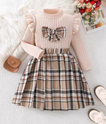 Ensemble Écossais Chic – Élégance douce pour mini demoiselles stylées