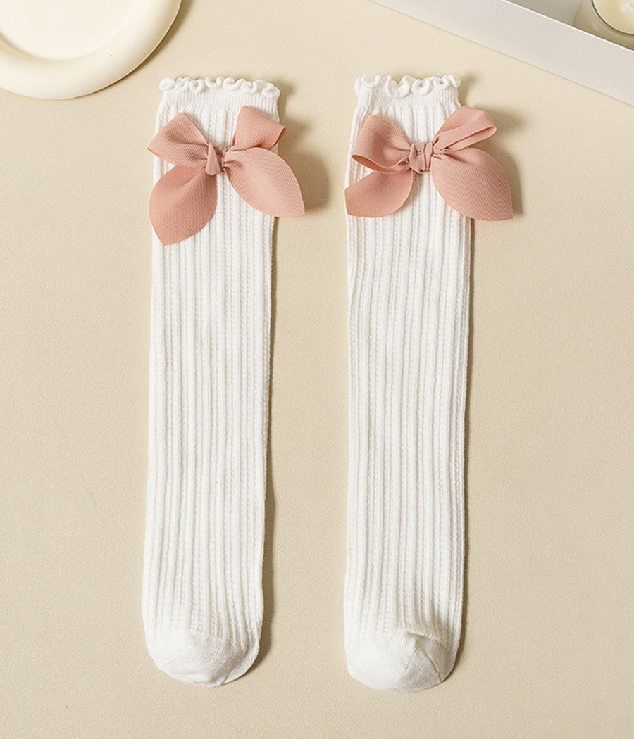 image principale_09 Chaussettes Hautes Blanches avec nœud rose – Image 1