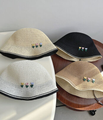 Chapeau de soleil coréen en tissu léger, au style bohème et naturel, idéal pour protéger les petites filles avec élégance lors des journées estivales.