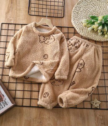 Ensemble d’intérieur unisexe 2 pièces en peluche beige caramel, pull manches longues et pantalon à taille élastique, motifs oursons, doux et chaud pour l’hiver.