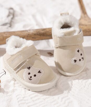Pantoufles "Nounours" blanc cassé, douces et chaudes avec scratch pratique, semelle antidérapante et motif adorable, idéales dès 1 an pour l’hiver.