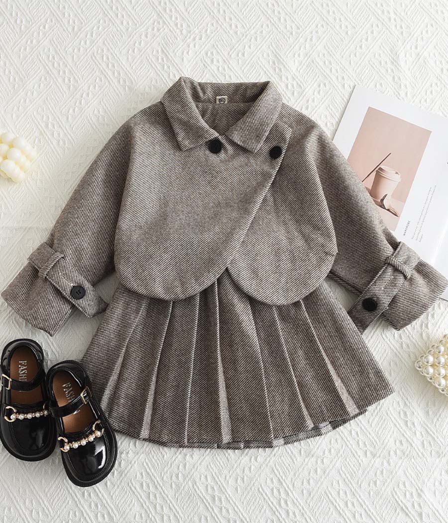 37589 (2) Ensemble deux pièces avec jupe plissée et veste en laine, chaud et élégant, idéal pour l’automne-hiver, les fêtes ou les sorties habillées.