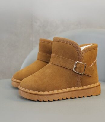 Voici une version optimisée autour de **150 caractères** : Bottes montantes en velours chaud marron avec ceinture décorative, semelle souple antidérapante et design élégant, idéales pour l’automne et l’hiver.