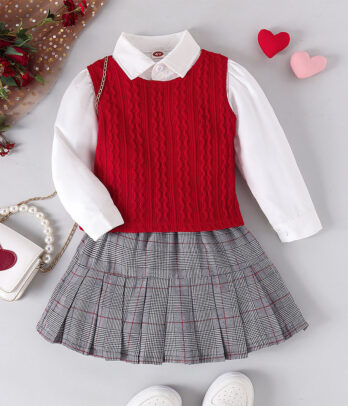 Ensemble chic composé d’un pull rouge tricoté, d’une chemise blanche classique et d’une jupe assortie, parfait pour les fêtes, sorties ou looks élégants.