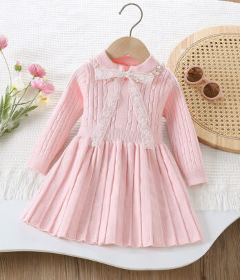 Robe en laine rose poudré – Douceur et charme hivernal