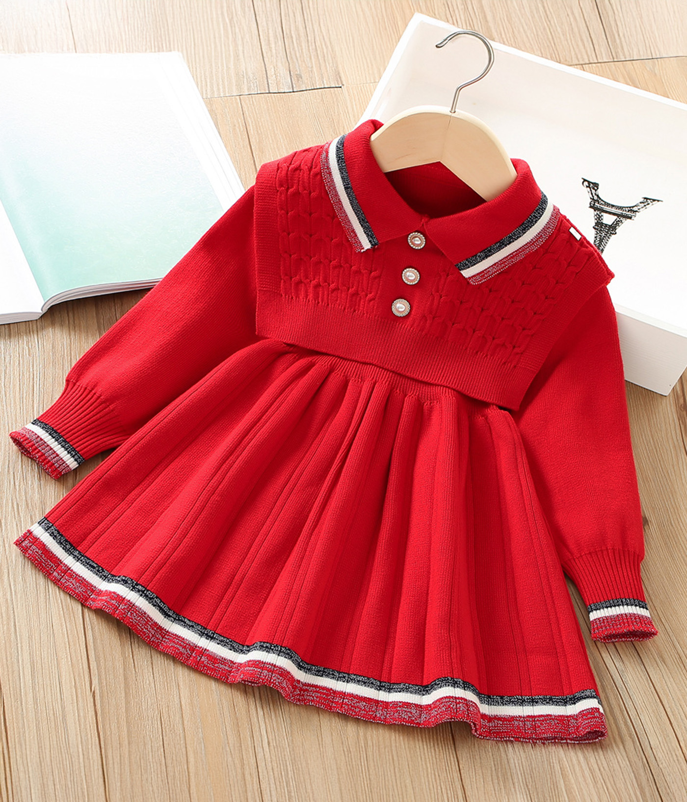 12599 (3) Robe rouge fille – L’éclat des fêtes & la douceur du jour – Image 1