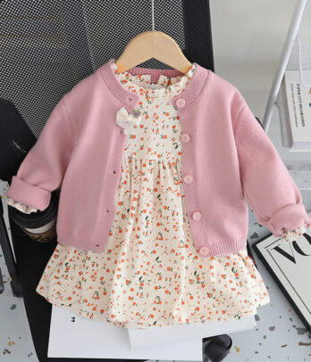 Tenue fille robe fleuri avec gilet rose