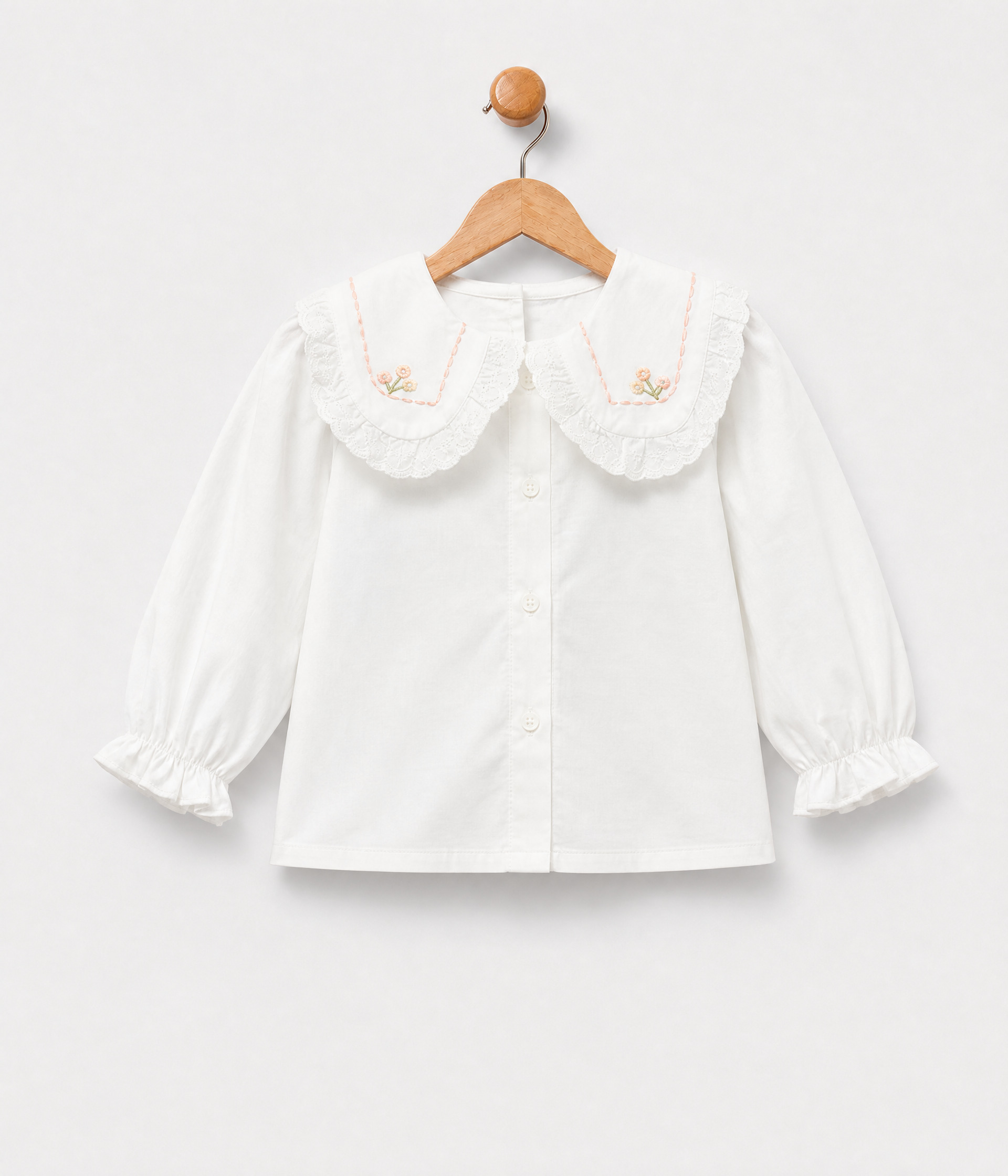 19557-1 Blouse Fille Blanche – Élégance & Détails Floraux – Image 1