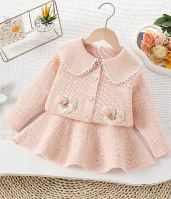 Ensemble fille en laine – Élégance poudrée & charme vintage