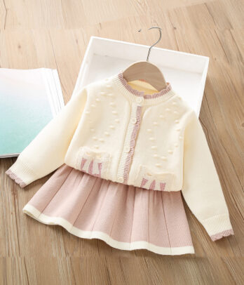 Ensemble Fille – Tricot Crème & Jupe Rose