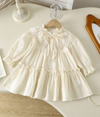 Robe fille écrue à volants & col dentelle