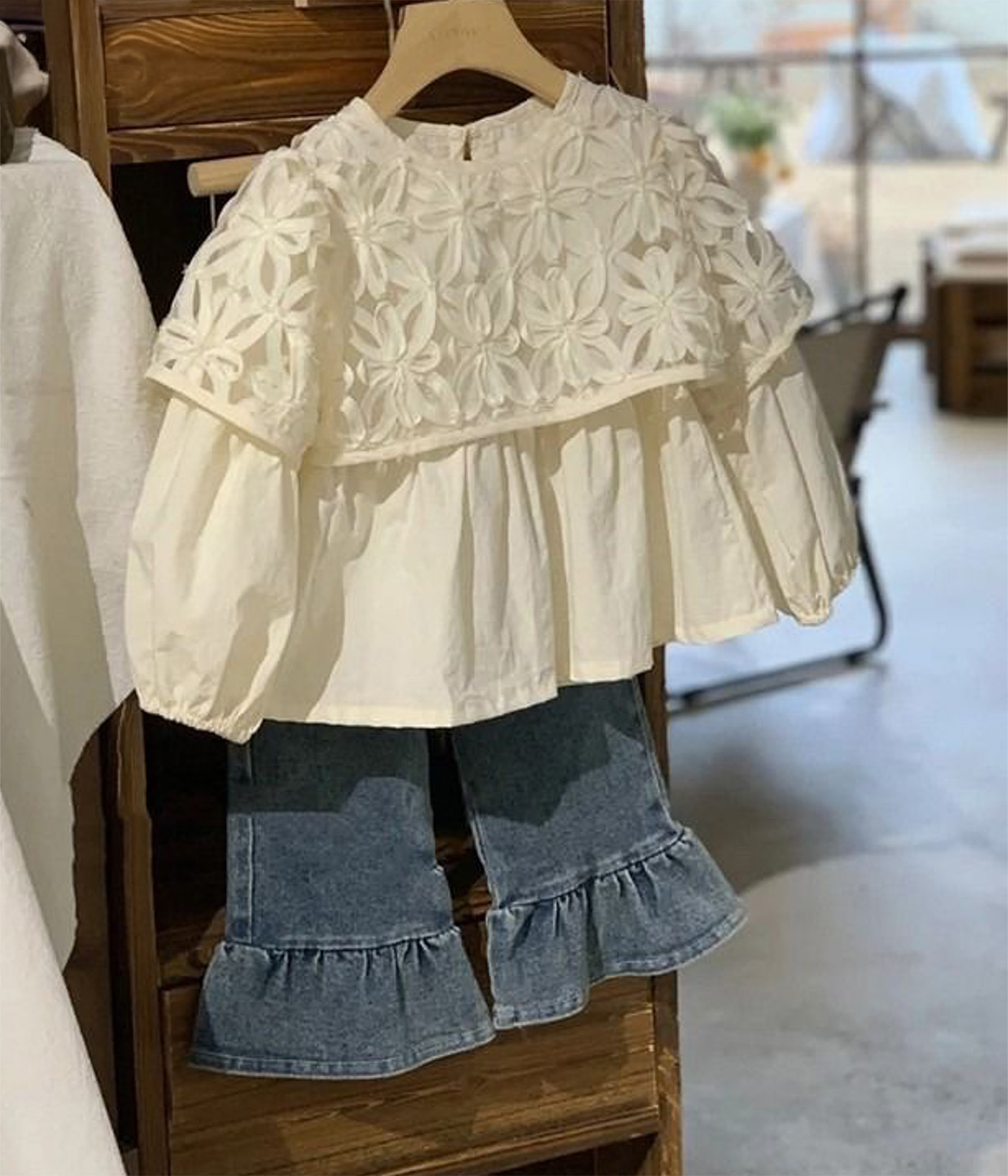 46517 Ensemble Fille Fleuri et Denim – Image 1