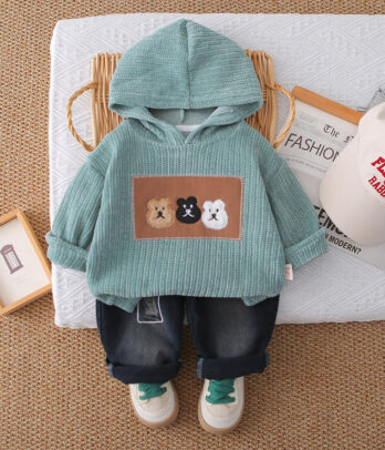 Ensemble garçon sweat vert et jean foncé