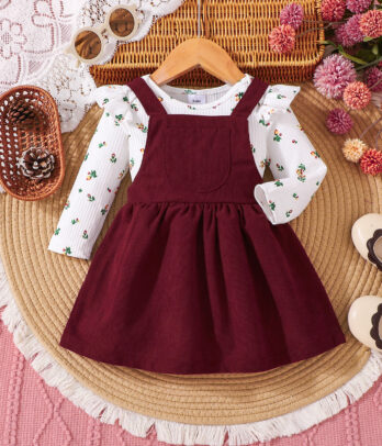 Ensemble de robe bordeaux à bretelles et body fleuri – Charme et confort