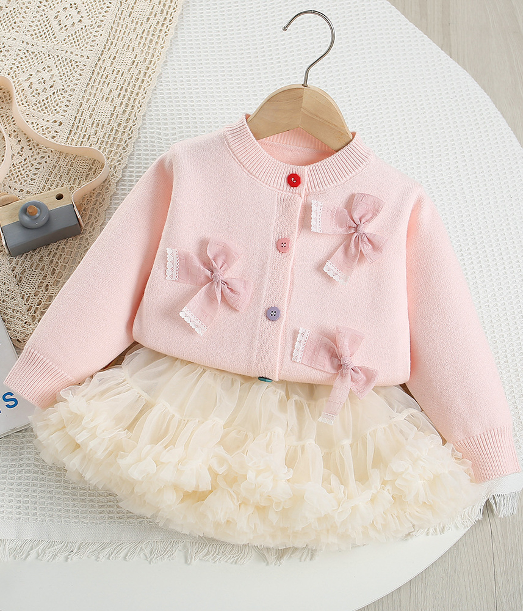 49297 (5) Ensemble fille rose poudré & crème – Cardigan à nœuds et jupe en tulle – Image 1