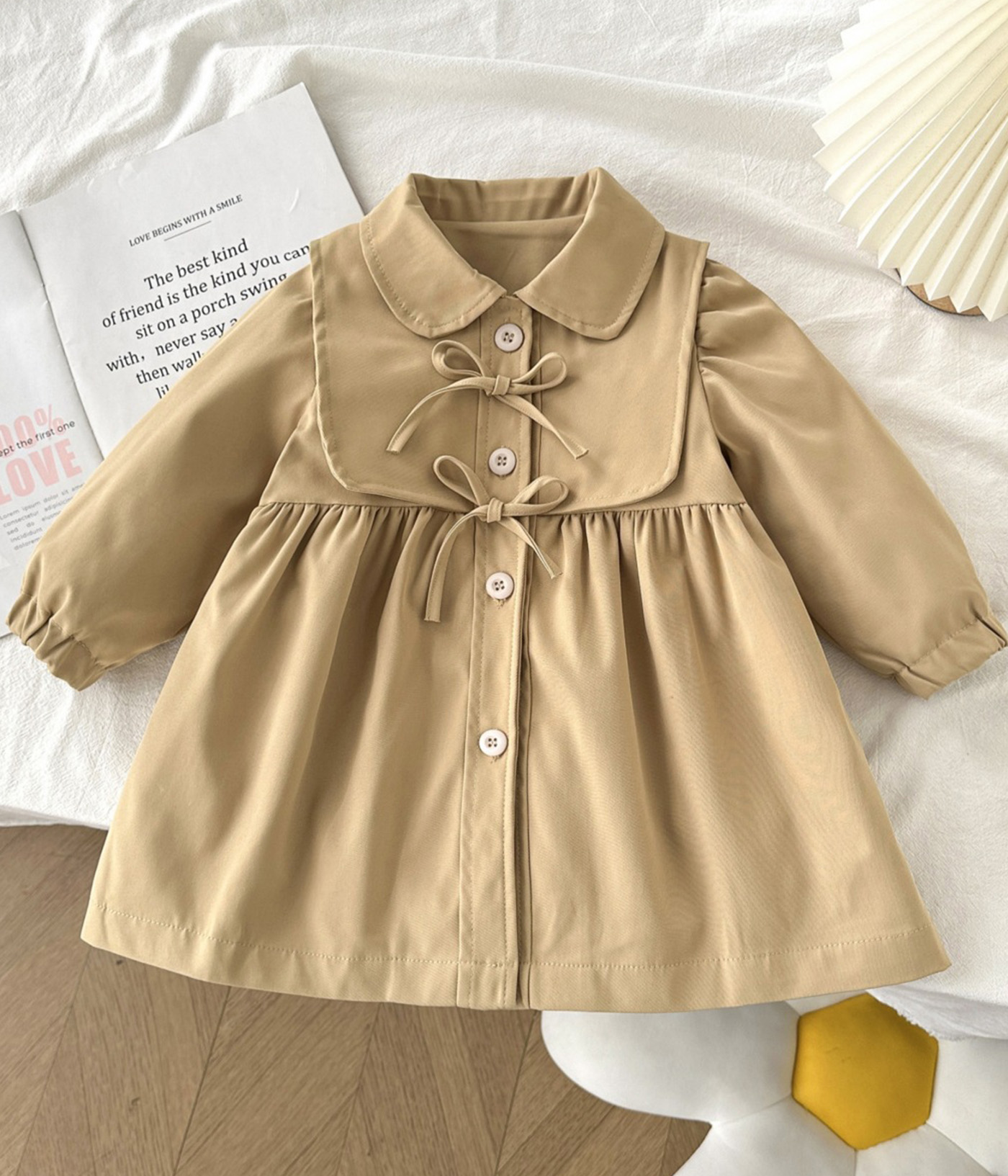 49853 (3) Trench beige à manches longues – Élégance raffinée pour petites filles – Image 1