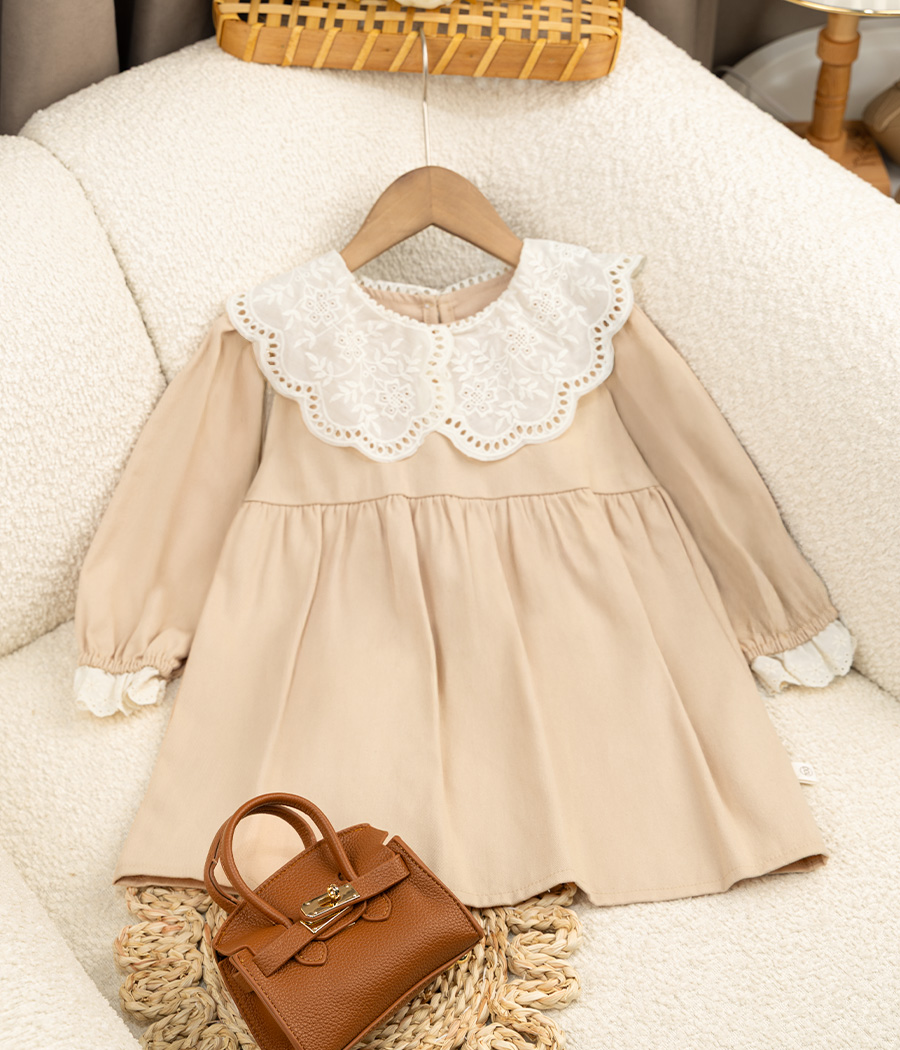 55147 Robe Bébé Fille – Col Brodé & Détails Romantiques MAZYOUD (4) 55147 Robe Bébé Fille – Col Brodé & Détails Romantiques MAZYOUD