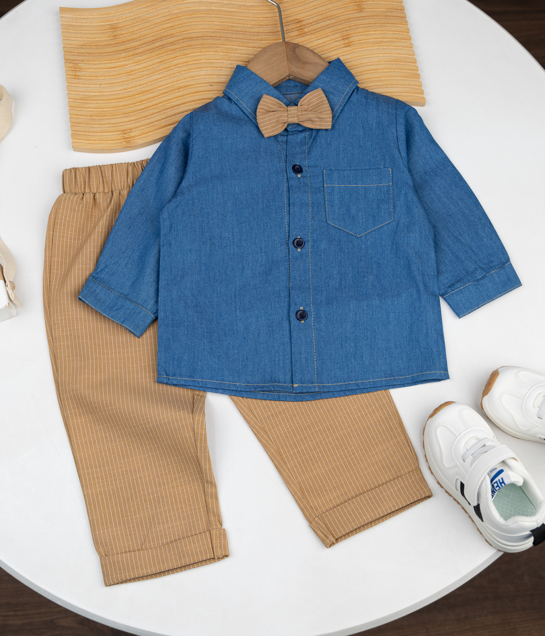 554821 Ensemble Garçon – Chemise Jean & Pantalon Camel – Image 1