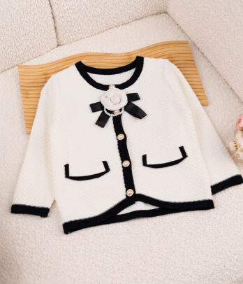 61373 Cardigan Fille blanc cassé Style Classique avec Nœud et Fleur MAZYOUD