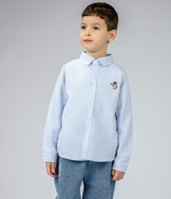 Chemise garçon bleu ciel à rayures fines & broderie