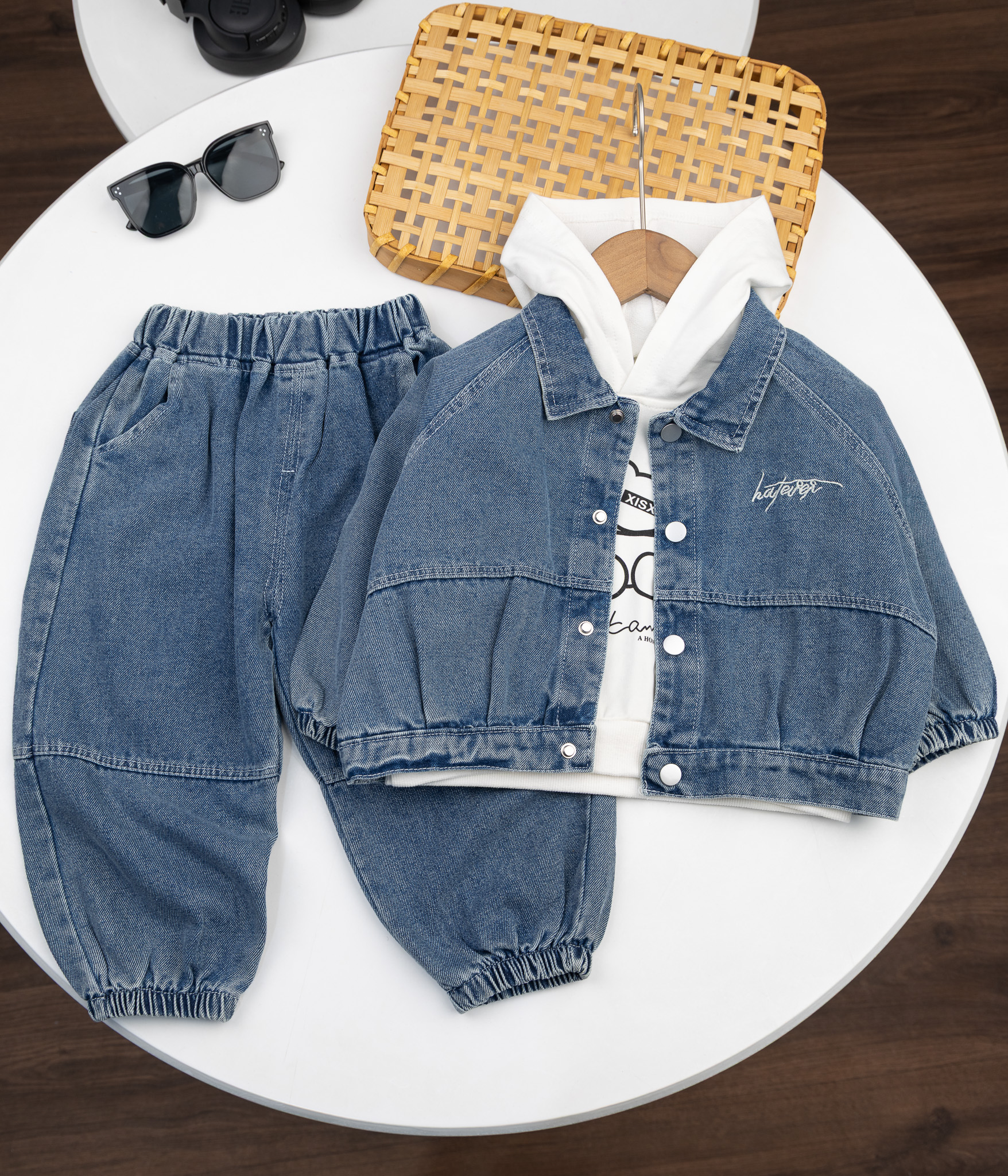 983650-Edit Ensemble garçon 3 pièces jean avec hoodie imprimé ourson – Image 1