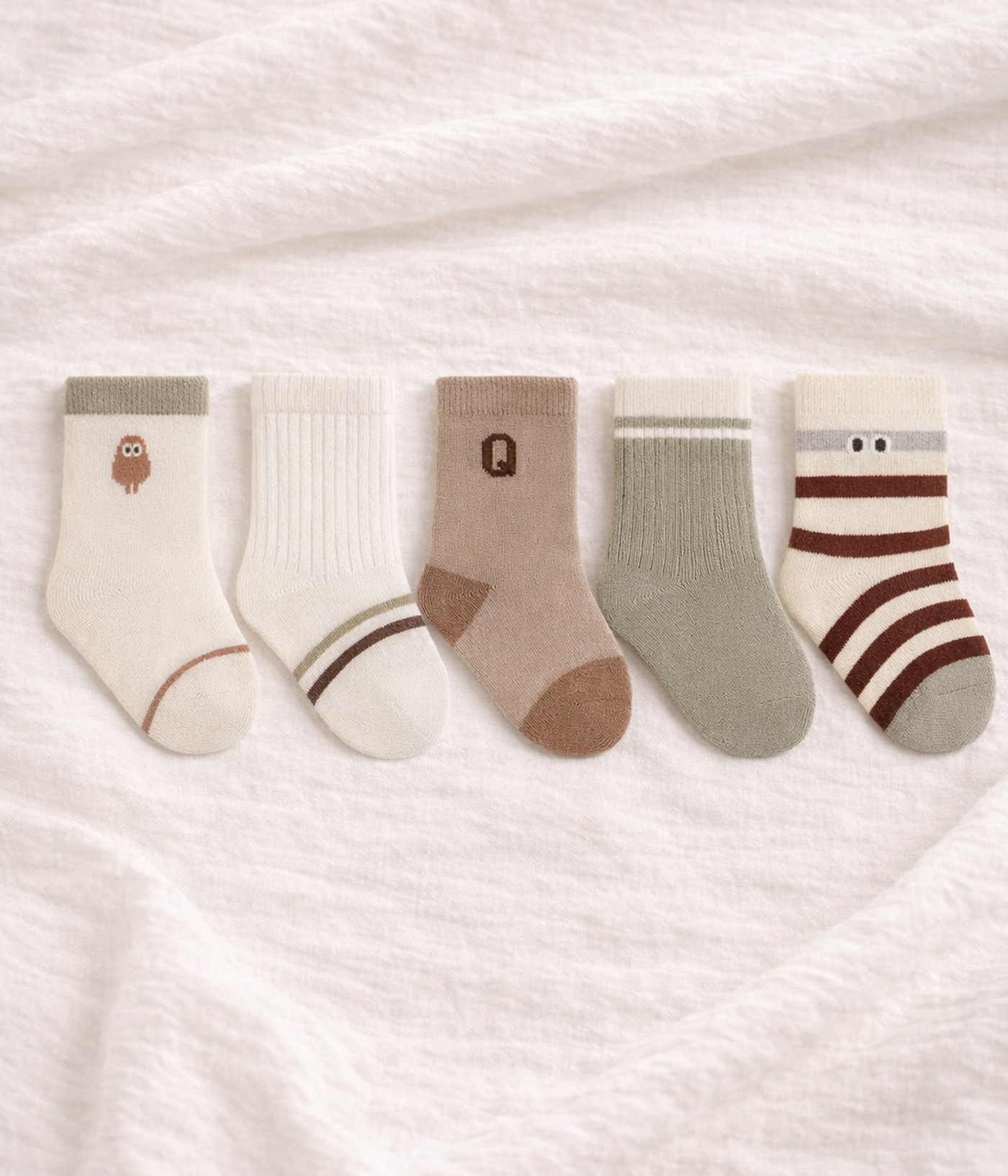 67951 jpg Lot de 5 paires de chaussettes bébé – Tons Vert & Café – Image 1