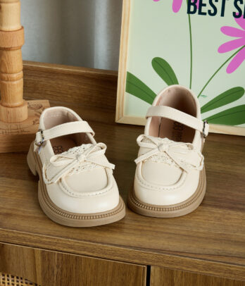 Mocassins Fille Beiges à Dentelle
