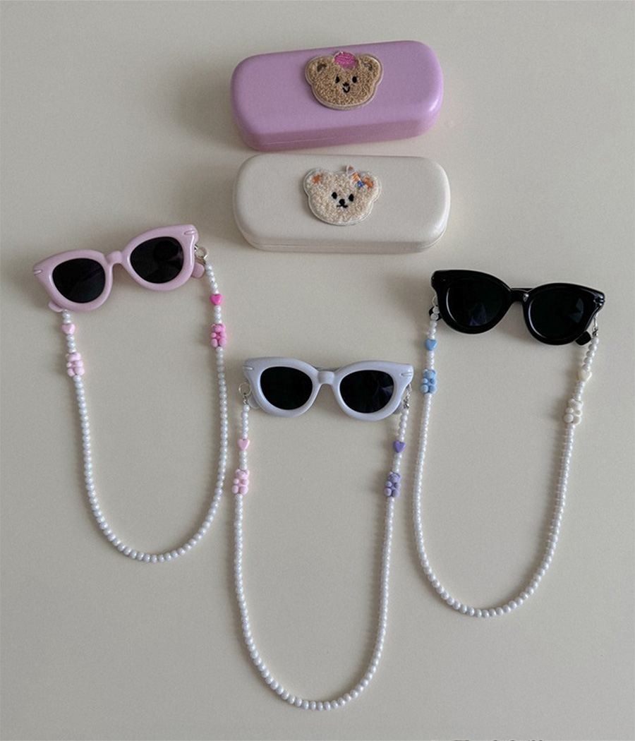 89966 Lunettes de soleil avec chaîne de perles & étui motif ourson – Enfants – Image 1