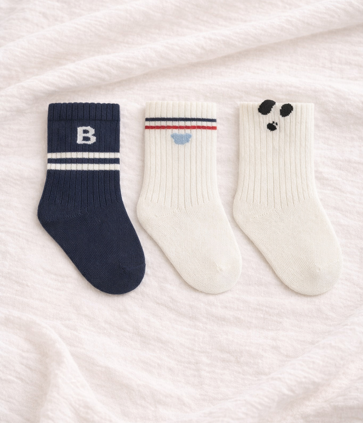98498 jpg Lot de 3 paires de chaussettes bébé – Motifs Bleu & Panda – Image 1